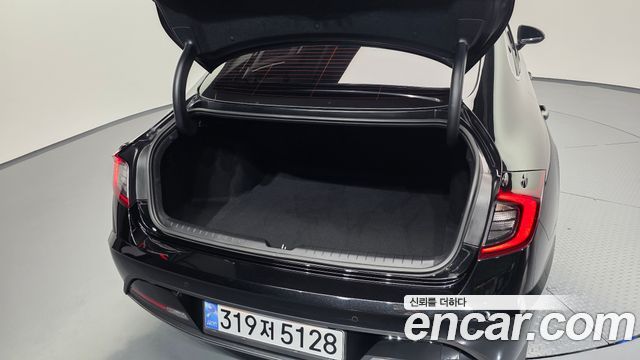 Hyundai Sonata 2022 — photo 32