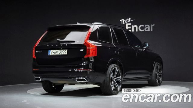 Volvo XC90 2021 — photo 2