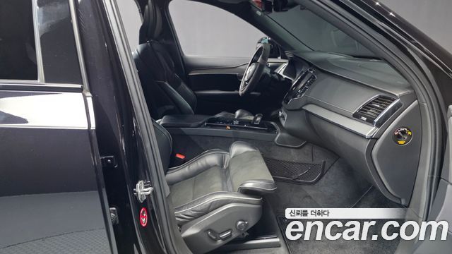 Volvo XC90 2021 — photo 11