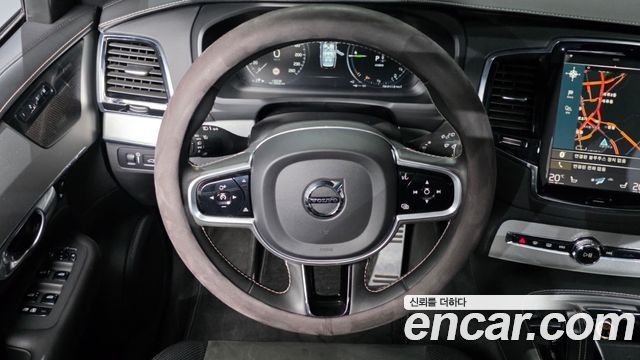 Volvo XC90 2021 — photo 13