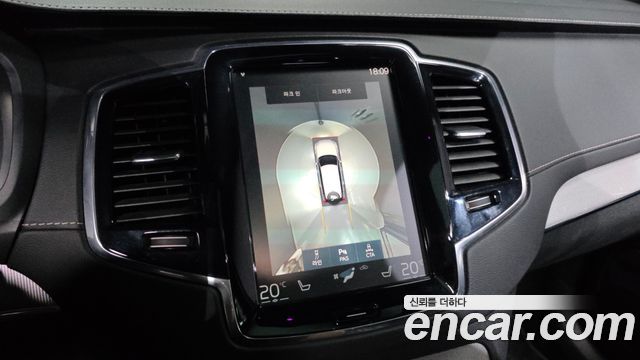 Volvo XC90 2021 — photo 15