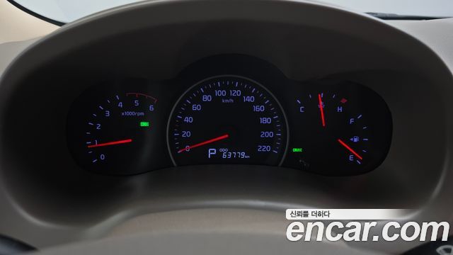Kia Canival 2013 — photo 11