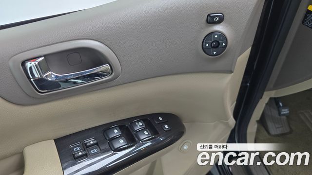 Kia Canival 2013 — photo 27