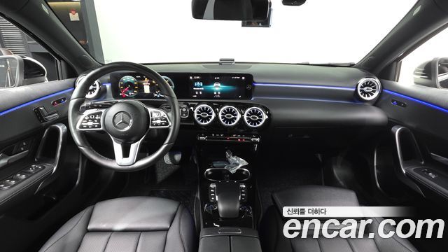 Mercedes-Benz A-Class 2021 — photo 10