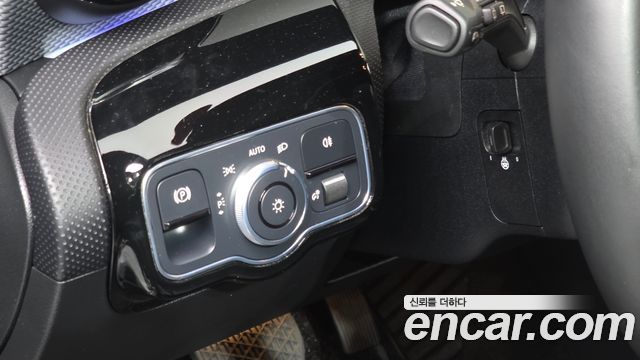 Mercedes-Benz A-Class 2021 — photo 20