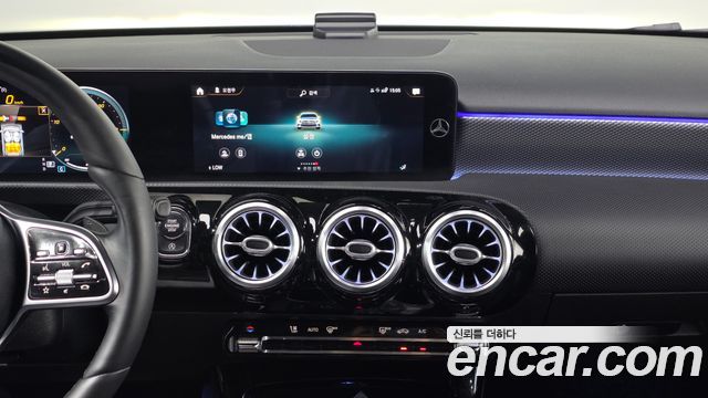 Mercedes-Benz A-Class 2021 — photo 21