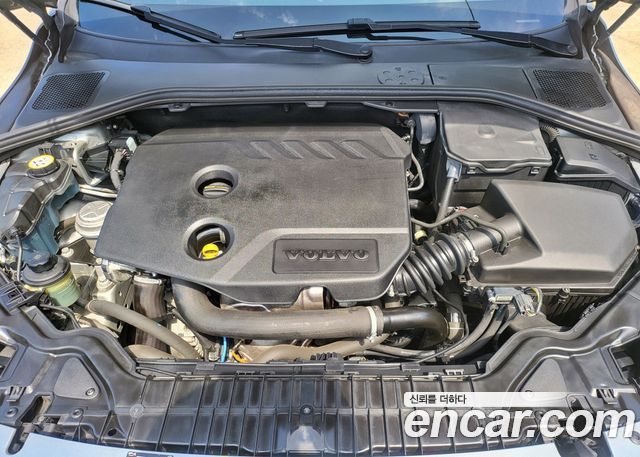 Volvo S60 2015 — photo 20