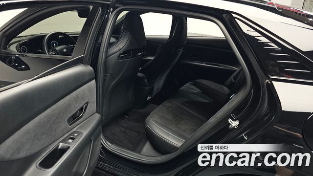 Hyundai AVANTE 2024 — photo 16