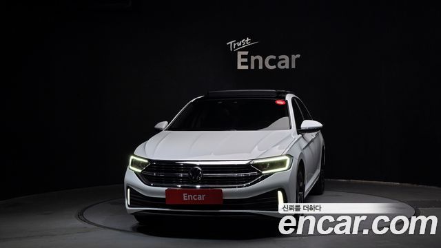 Volkswagen Jetta 2023 — photo 3