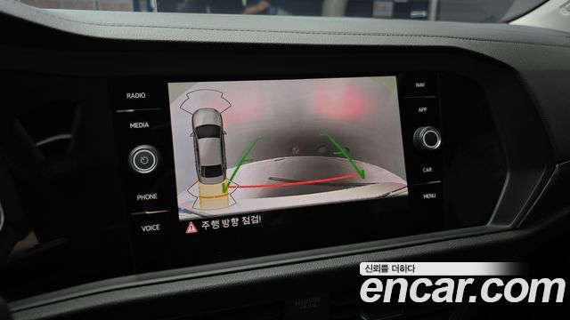 Volkswagen Jetta 2023 — photo 21