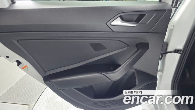 Volkswagen Jetta 2023 — photo 15