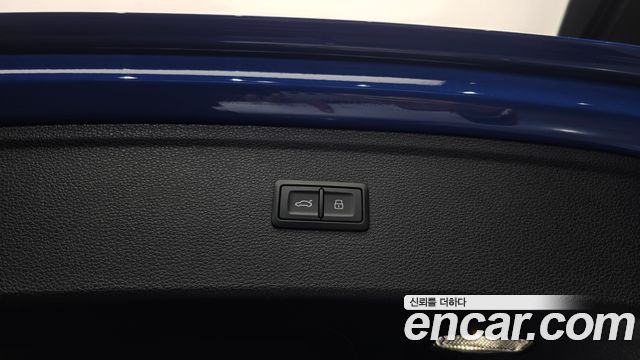 Audi SQ5 2023 — photo 33