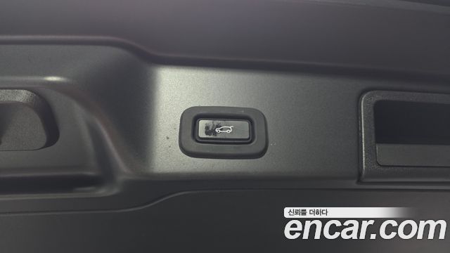 Land Rover Range Rover Evoque 2020 — photo 31