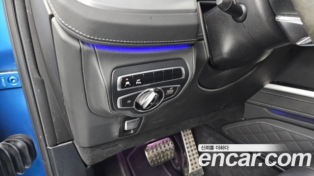 Mercedes-Benz G-Class 2022 — photo 27