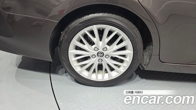 Toyota Camry 2019 — photo 5