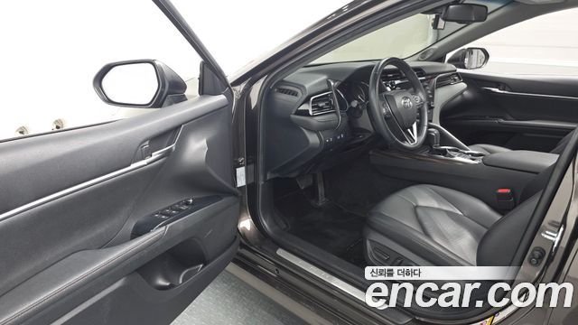 Toyota Camry 2019 — photo 13