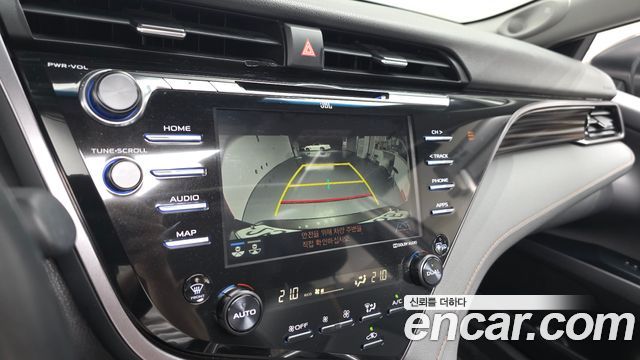 Toyota Camry 2019 — photo 20