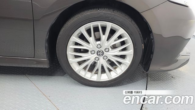 Toyota Camry 2019 — photo 7