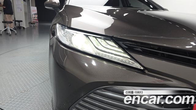 Toyota Camry 2019 — photo 8