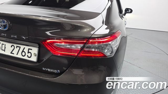 Toyota Camry 2019 — photo 9