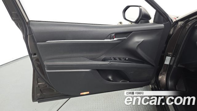 Toyota Camry 2019 — photo 14