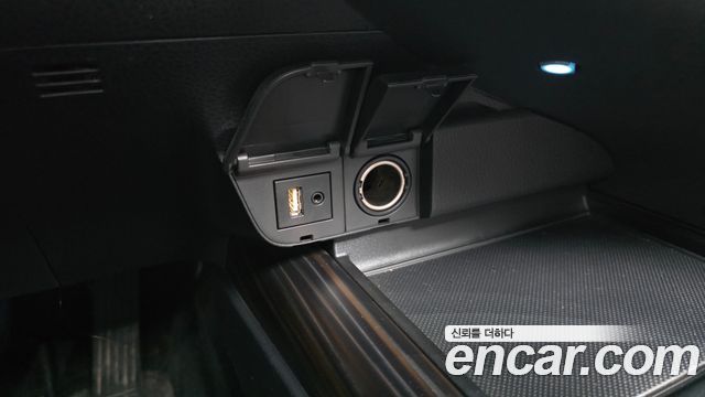 Toyota Camry 2019 — photo 30