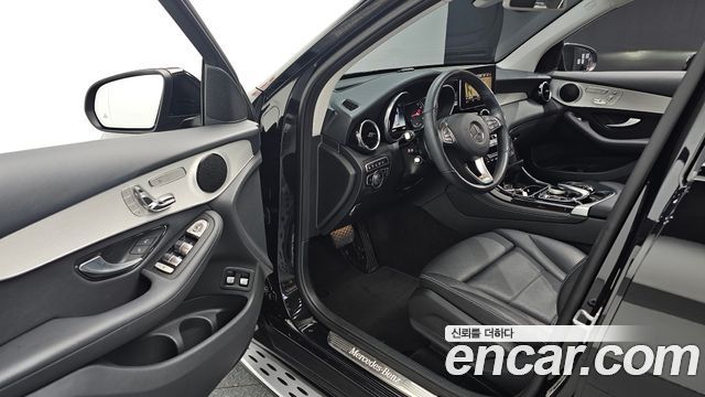 Mercedes-Benz GLC-Class 2019 — photo 17