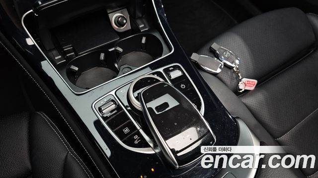 Mercedes-Benz GLC-Class 2019 — photo 24