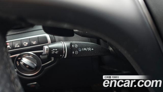 Mercedes-Benz GLC-Class 2019 — photo 30