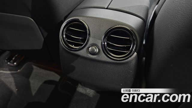 Mercedes-Benz GLC-Class 2019 — photo 31