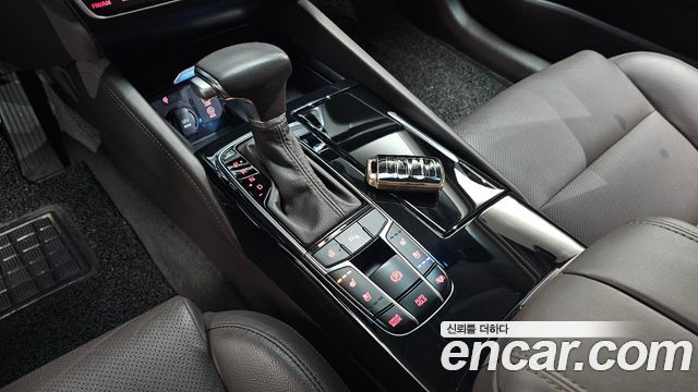 Kia K7 2017 — photo 9