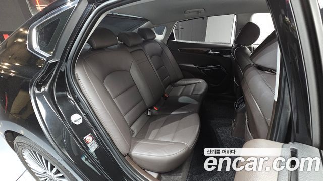 Kia K7 2017 — photo 11
