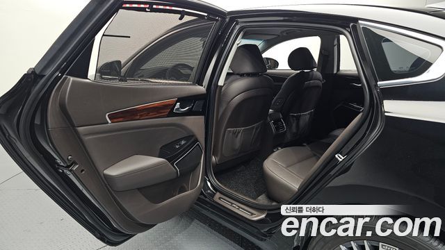 Kia K7 2017 — photo 12