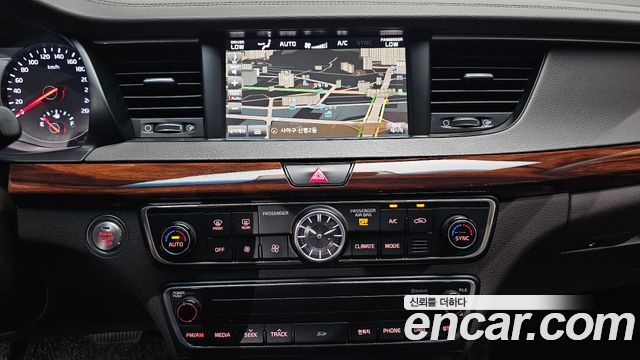 Kia K7 2017 — photo 14