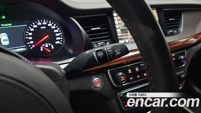 Kia K7 2017 — photo 18
