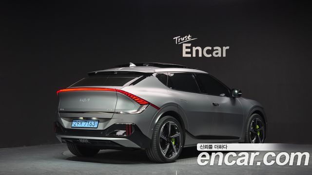 Kia EV6 2023 — photo 2