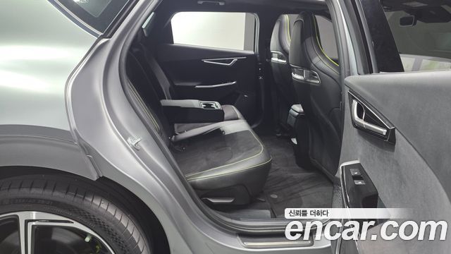 Kia EV6 2023 — photo 17