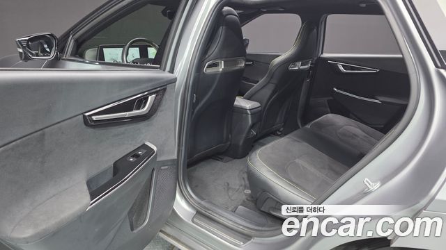 Kia EV6 2023 — photo 18