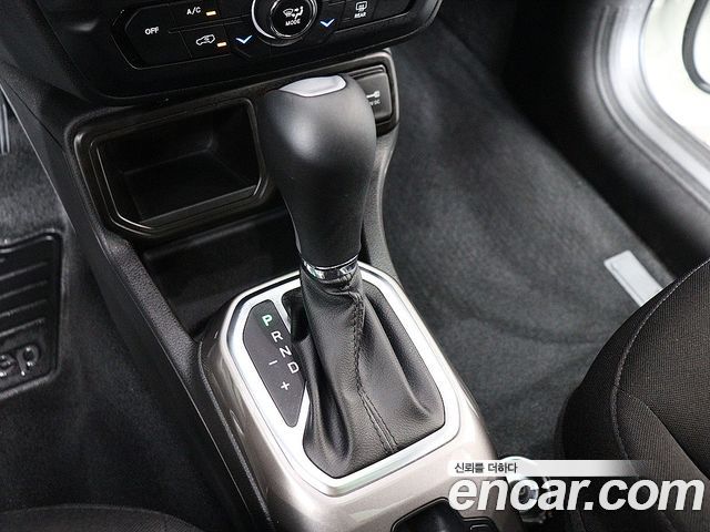 Jeep Renegade 2022 — photo 10