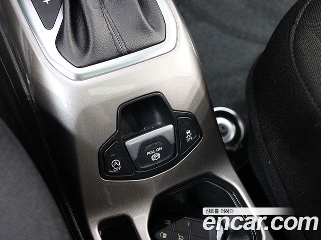 Jeep Renegade 2022 — photo 11