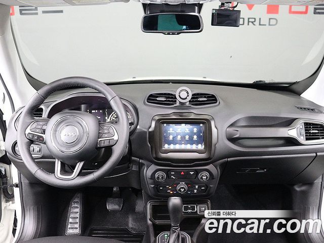 Jeep Renegade 2022 — photo 15
