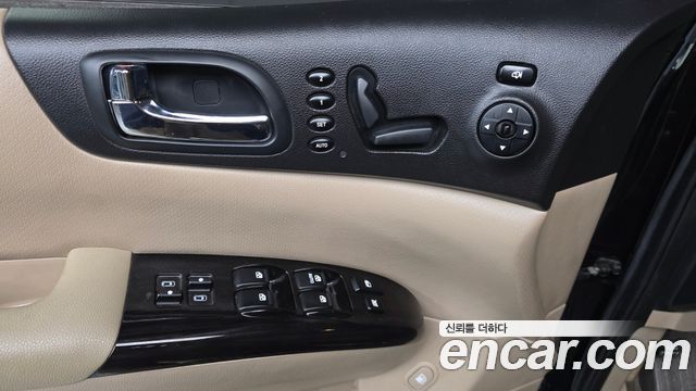 Kia Canival 2011 — photo 11