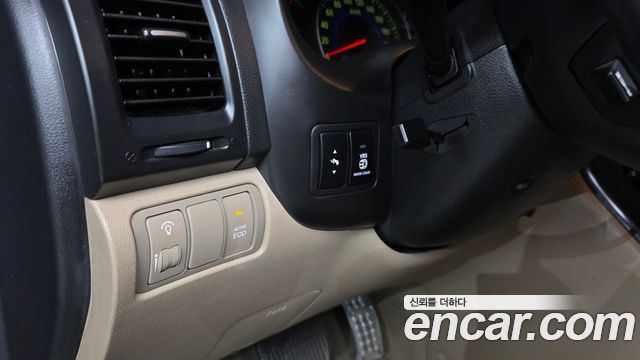 Kia Canival 2011 — photo 12