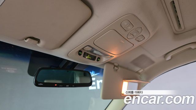 Kia Canival 2011 — photo 16