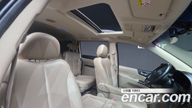 Kia Canival 2011 — photo 20