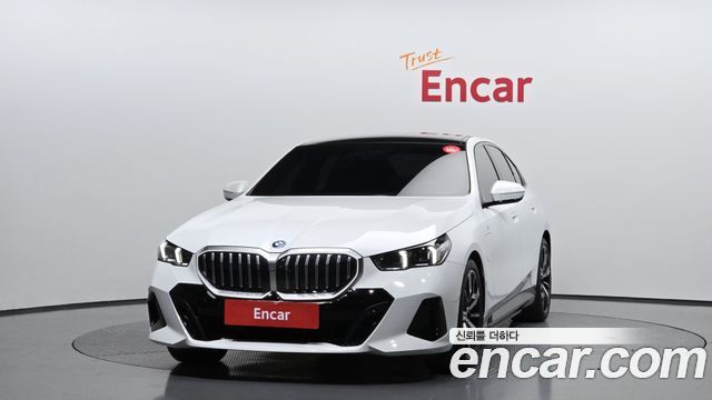 BMW 5-Series 2025 — photo 3