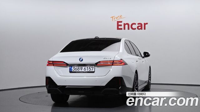 BMW 5-Series 2025 — photo 4