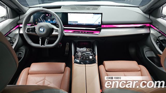 BMW 5-Series 2025 — photo 10