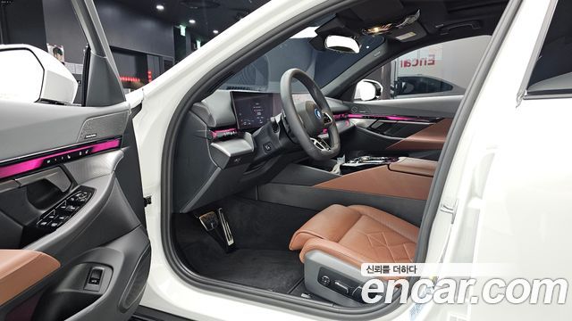 BMW 5-Series 2025 — photo 13