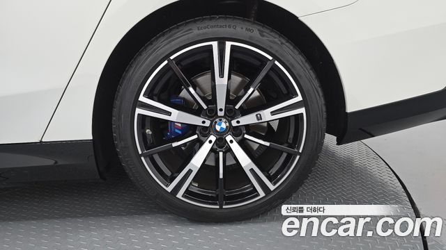 BMW 5-Series 2025 — photo 7